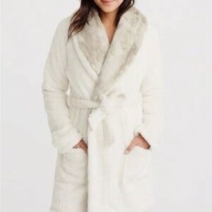 NWT Abercrombie & Fitch Sleepwear Faux Fur Trim Robe Women’s M/L